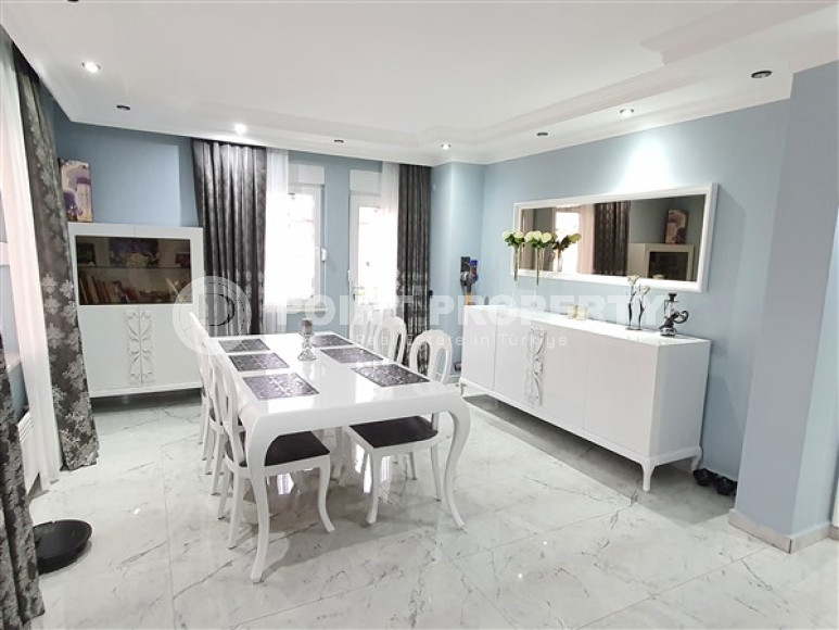 Luxury property: penthouse 4+1, 260 m², with designer interior, in the Lower Oba area, Alanya-id-2323-photo-4