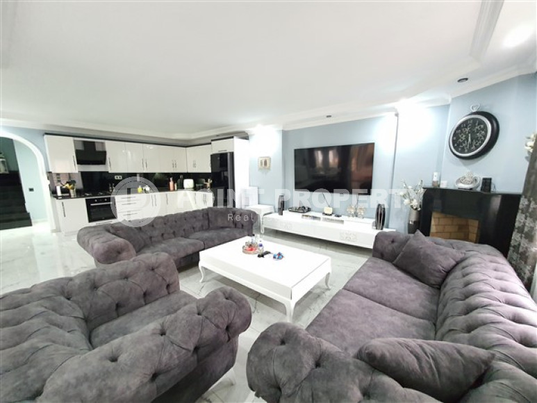 Luxury property: penthouse 4+1, 260 m², with designer interior, in the Lower Oba area, Alanya-id-2323-photo-6