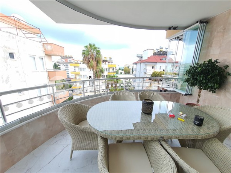 Luxury property: penthouse 4+1, 260 m², with designer interior, in the Lower Oba area, Alanya-id-2323-photo-9