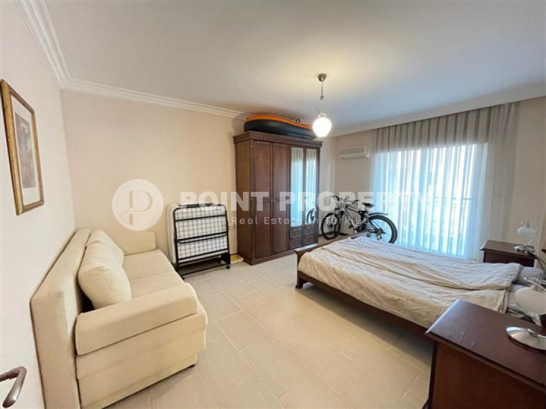 Апартаменты с тремя спальня c видом на море, 160 м², в 50 м от моря в Махмутларе, Аланья-id-2326-фото-3