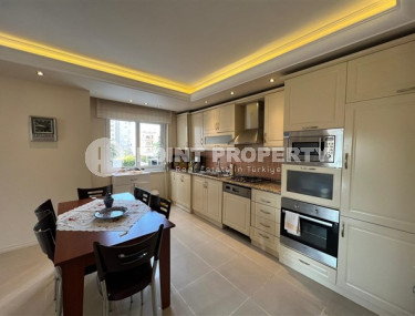 Просторные, меблированные апартаменты 2+1, площадью 130 м2, вблизи от моря в Махмутларе, Алания-id-2334-фото-4