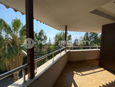 Трехэтажная вилла с четырьмя спальнями, 220м², в 200м от моря, в районе Алании Тюрклере.-id-2349-фото-2