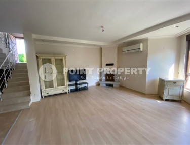 Трехэтажная вилла с четырьмя спальнями, 220м², в 200м от моря, в районе Алании Тюрклере.-id-2349-фото-5