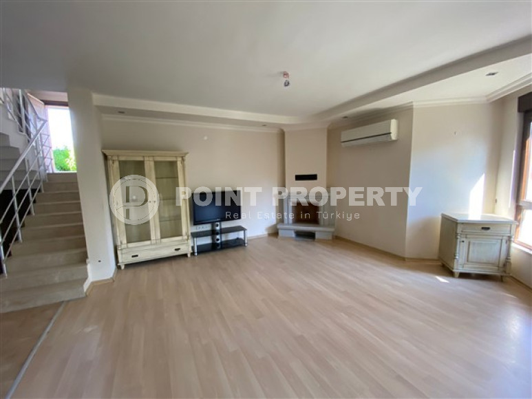 Трехэтажная вилла с четырьмя спальнями, 220м², в 200м от моря, в районе Алании Тюрклере.-id-2349-фото-5