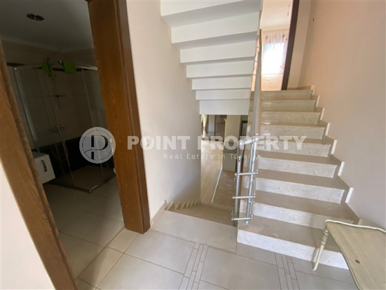 Трехэтажная вилла с четырьмя спальнями, 220м², в 200м от моря, в районе Алании Тюрклере.-id-2349-фото-7