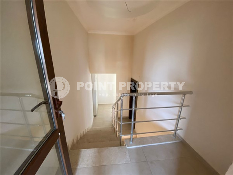 Трехэтажная вилла с четырьмя спальнями, 220м², в 200м от моря, в районе Алании Тюрклере.-id-2349-фото-9