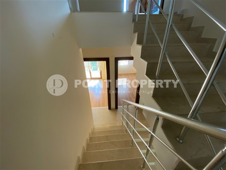 Трехэтажная вилла с четырьмя спальнями, 220м², в 200м от моря, в районе Алании Тюрклере.-id-2349-фото-10