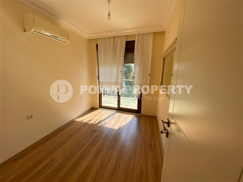 Трехэтажная вилла с четырьмя спальнями, 220м², в 200м от моря, в районе Алании Тюрклере.-id-2349-фото-11