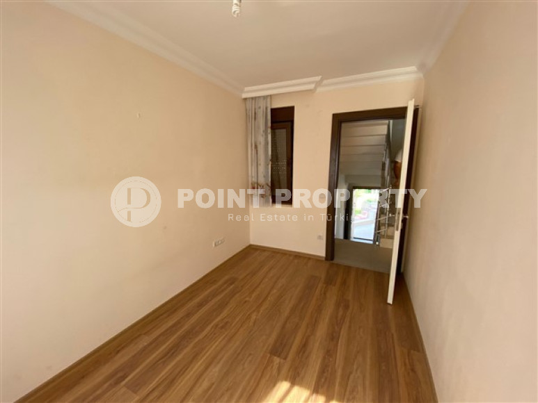 Трехэтажная вилла с четырьмя спальнями, 220м², в 200м от моря, в районе Алании Тюрклере.-id-2349-фото-14