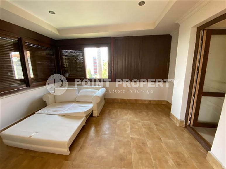 Трехэтажная вилла с четырьмя спальнями, 220м², в 200м от моря, в районе Алании Тюрклере.-id-2349-фото-19