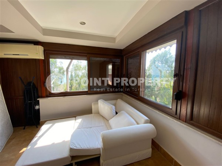 Трехэтажная вилла с четырьмя спальнями, 220м², в 200м от моря, в районе Алании Тюрклере.-id-2349-фото-20