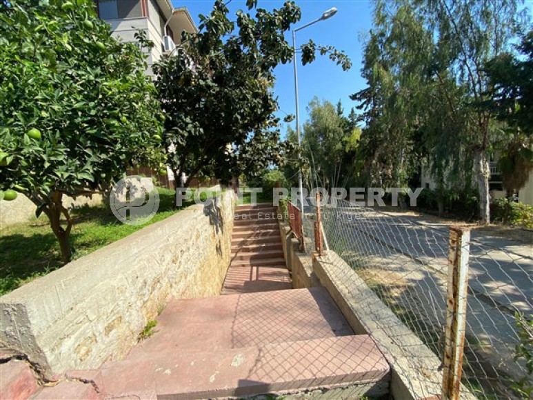 Трехэтажная вилла с четырьмя спальнями, 220м², в 200м от моря, в районе Алании Тюрклере.-id-2349-фото-23