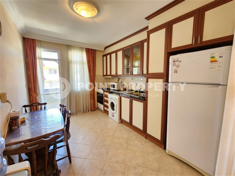 Resale property in the Oba area: furnished apartment 2+1, 125m², in a residence with a swimming pool.-id-2354-photo-4