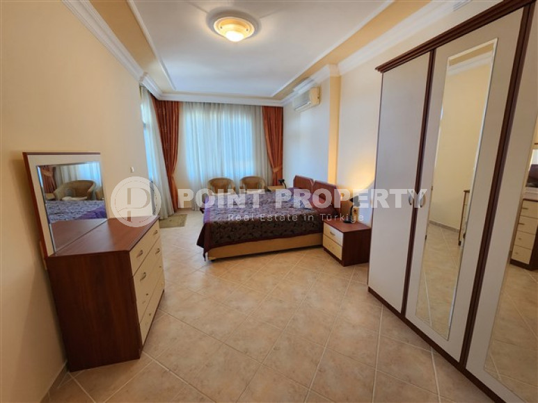 Resale property in the Oba area: furnished apartment 2+1, 125m², in a residence with a swimming pool.-id-2354-photo-11