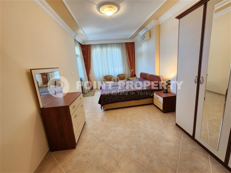Resale property in the Oba area: furnished apartment 2+1, 125m², in a residence with a swimming pool.-id-2354-photo-12
