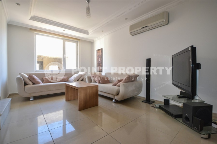 Furnished duplex 2+1 in the very center of Alanya, 300 meters from Cleopatra Beach-id-1200-photo-3