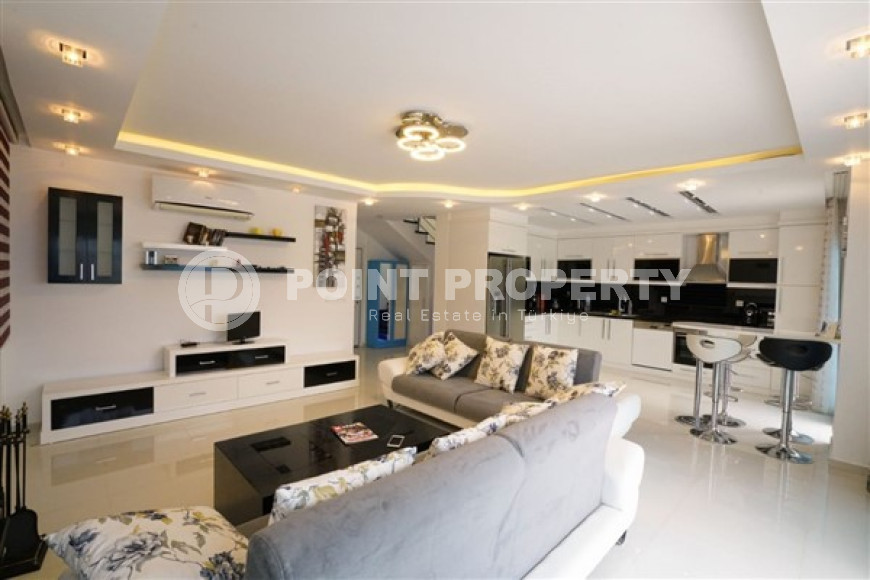 Просторная двухэтажная вилла 4+1, 200 м2 с бассейном в районе Каргыждак, Алания-id-2356-фото-2