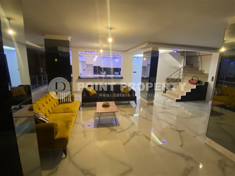 Элегантная, двухэтажная вилла 3+1 с бассейном, площадью 400 м2 в районе Бекташ, Алания-id-2357-фото-2