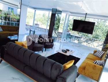 Элегантная, двухэтажная вилла 3+1 с бассейном, площадью 400 м2 в районе Бекташ, Алания-id-2357-фото-5