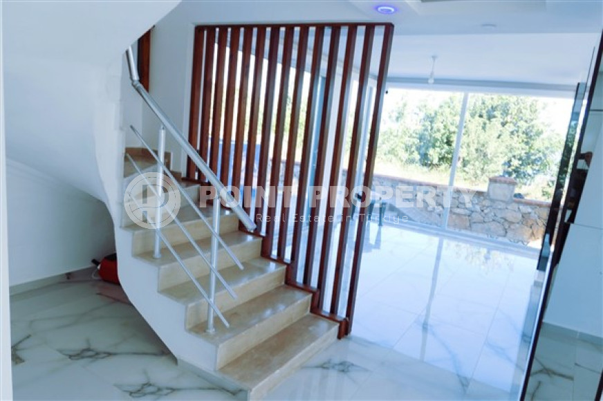 Элегантная, двухэтажная вилла 3+1 с бассейном, площадью 400 м2 в районе Бекташ, Алания-id-2357-фото-15