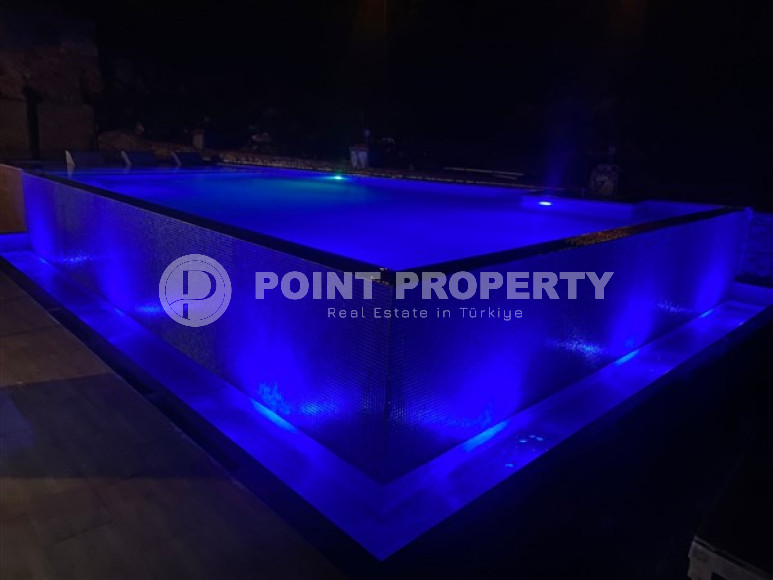 Элегантная, двухэтажная вилла 3+1 с бассейном, площадью 400 м2 в районе Бекташ, Алания-id-2357-фото-31