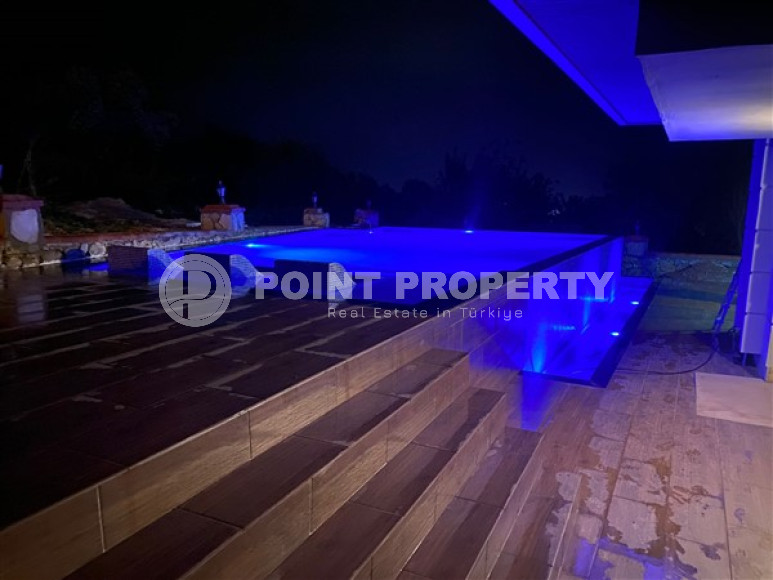 Элегантная, двухэтажная вилла 3+1 с бассейном, площадью 400 м2 в районе Бекташ, Алания-id-2357-фото-32