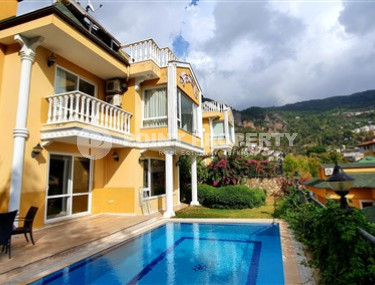 Комфортабельная, двухэтажная вилла 4+1 с личным бассейном, площадью 275 м2 с прилегающей территорией 400 м2, в районе Бекташ, Алания-id-2359-фото-1