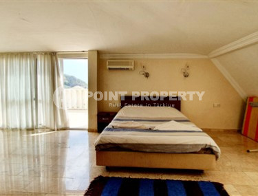 Комфортабельная, двухэтажная вилла 4+1 с личным бассейном, площадью 275 м2 с прилегающей территорией 400 м2, в районе Бекташ, Алания-id-2359-фото-4