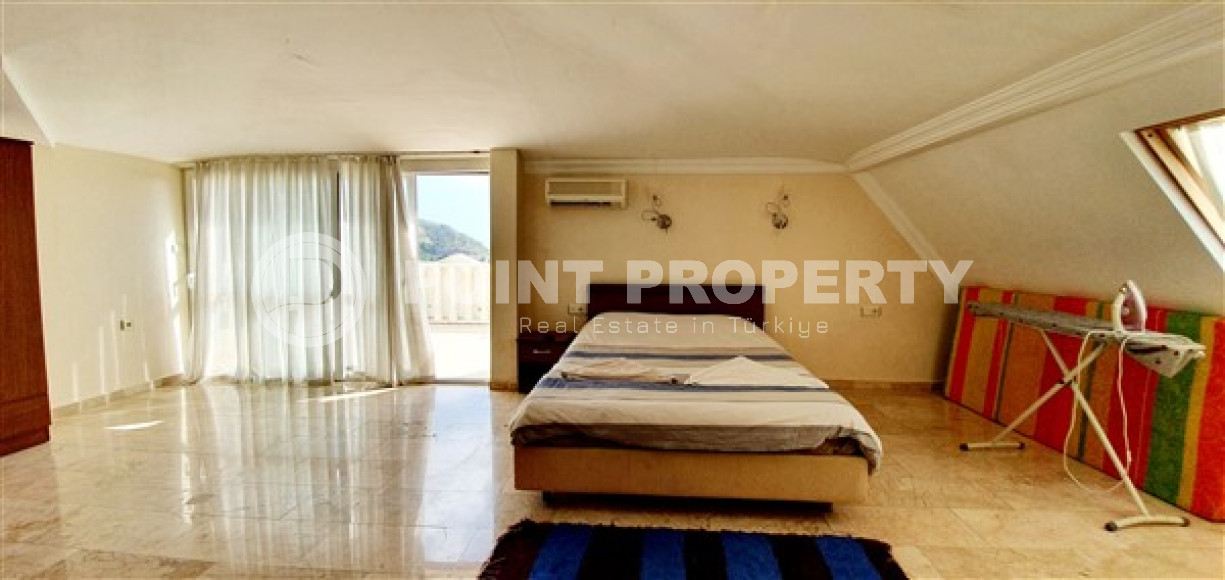 Комфортабельная, двухэтажная вилла 4+1 с личным бассейном, площадью 275 м2 с прилегающей территорией 400 м2, в районе Бекташ, Алания-id-2359-фото-4