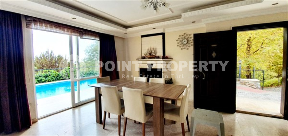 Комфортабельная, двухэтажная вилла 4+1 с личным бассейном, площадью 275 м2 с прилегающей территорией 400 м2, в районе Бекташ, Алания-id-2359-фото-6