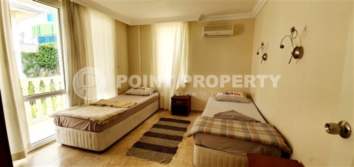 Комфортабельная, двухэтажная вилла 4+1 с личным бассейном, площадью 275 м2 с прилегающей территорией 400 м2, в районе Бекташ, Алания-id-2359-фото-12