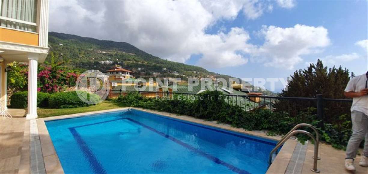 Комфортабельная, двухэтажная вилла 4+1 с личным бассейном, площадью 275 м2 с прилегающей территорией 400 м2, в районе Бекташ, Алания-id-2359-фото-17