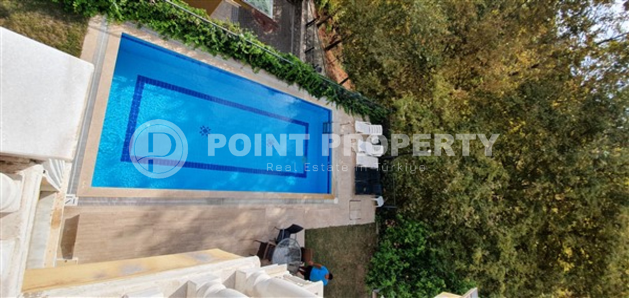 Комфортабельная, двухэтажная вилла 4+1 с личным бассейном, площадью 275 м2 с прилегающей территорией 400 м2, в районе Бекташ, Алания-id-2359-фото-19