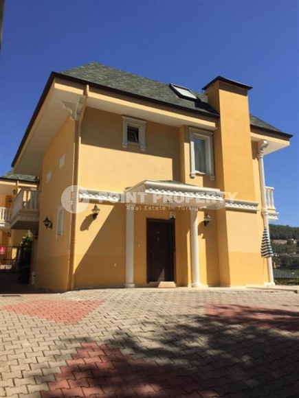 Комфортабельная, двухэтажная вилла 4+1 с личным бассейном, площадью 275 м2 с прилегающей территорией 400 м2, в районе Бекташ, Алания-id-2359-фото-21