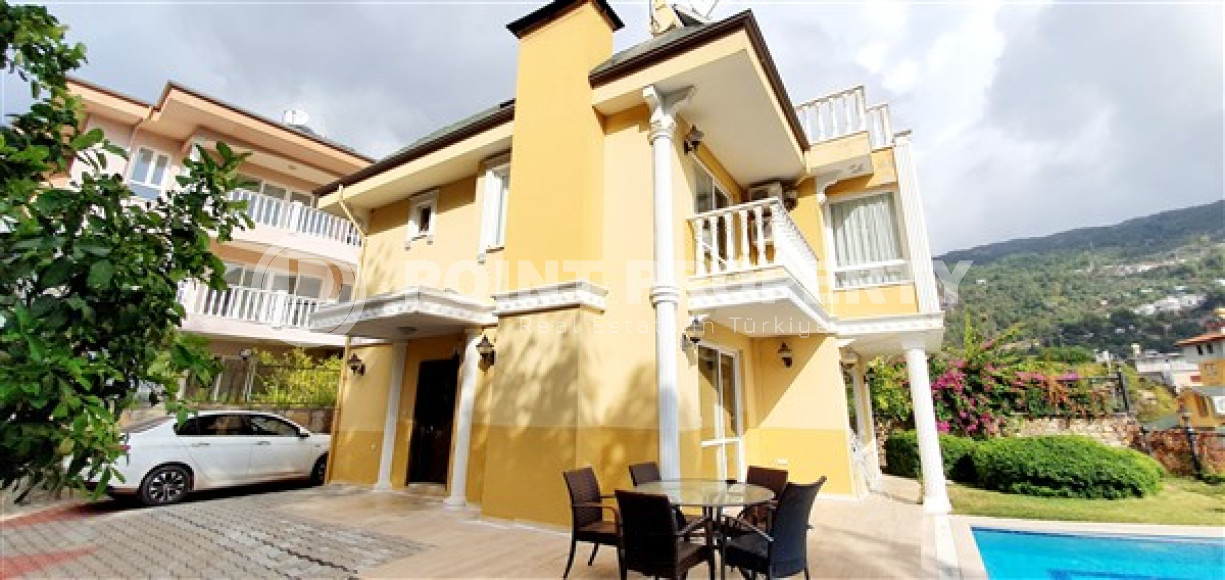 Комфортабельная, двухэтажная вилла 4+1 с личным бассейном, площадью 275 м2 с прилегающей территорией 400 м2, в районе Бекташ, Алания-id-2359-фото-23