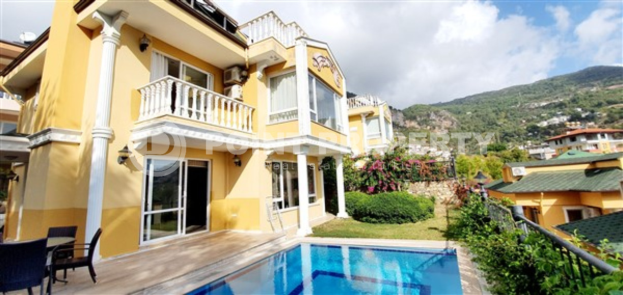 Комфортабельная, двухэтажная вилла 4+1 с личным бассейном, площадью 275 м2 с прилегающей территорией 400 м2, в районе Бекташ, Алания-id-2359-фото-24