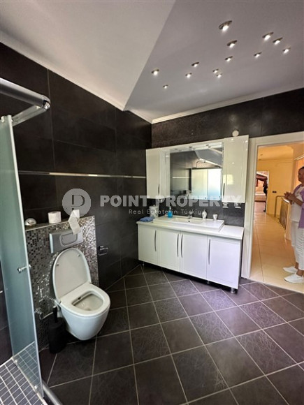 Spacious duplex 4+1 300m2 in the popular Oba area from the owner-id-2360-photo-9