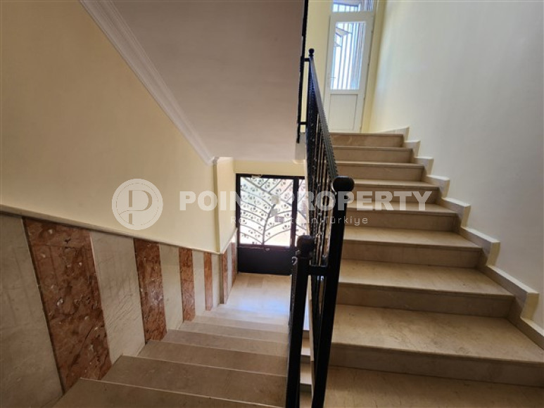 Квартира с двумя спальнями, 110м², мебелью и бытовой техникой с видом на горы в Махмутларе, Алания-id-2371-фото-4