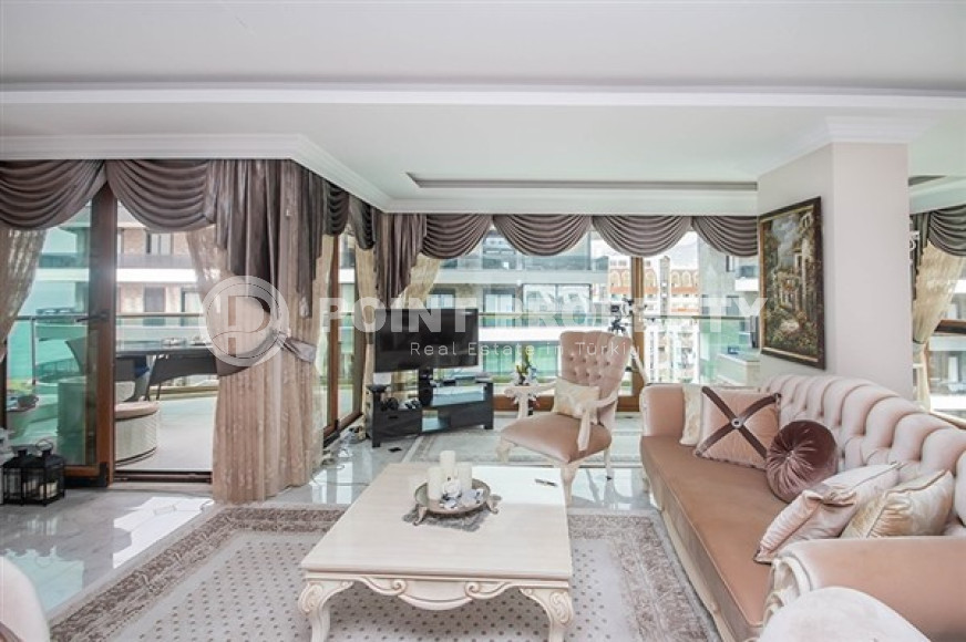 Elite five-room penthouse, 315m², on the first coastline in Oba, Alanya-id-2375-photo-9