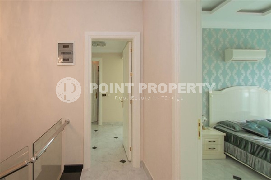 Elite five-room penthouse, 315m², on the first coastline in Oba, Alanya-id-2375-photo-27