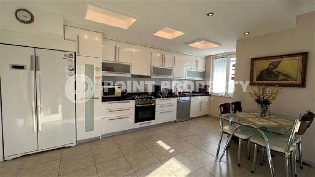 Меблированный пентхаус 4+1, 200м² с личной сауной в центре района Тосмур, Аланья, 250м от моря-id-2378-фото-18