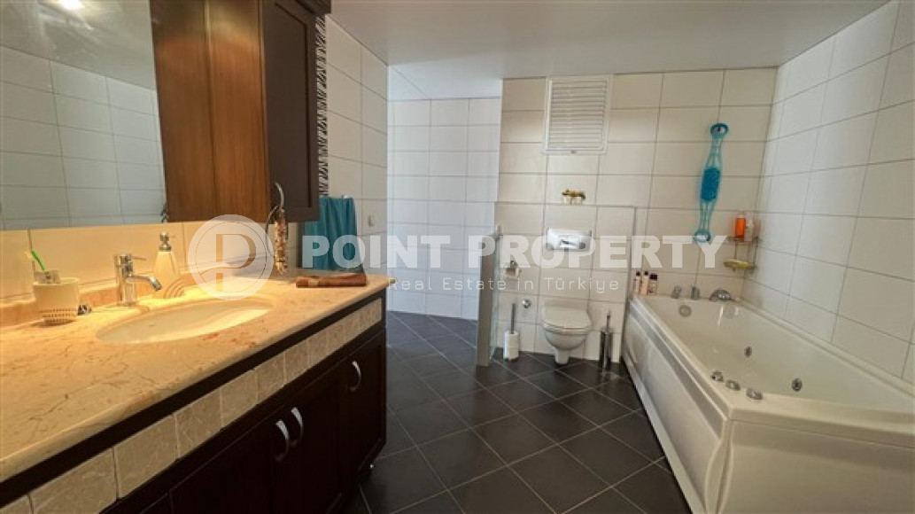 Меблированный пентхаус 4+1, 200м² с личной сауной в центре района Тосмур, Аланья, 250м от моря-id-2378-фото-35