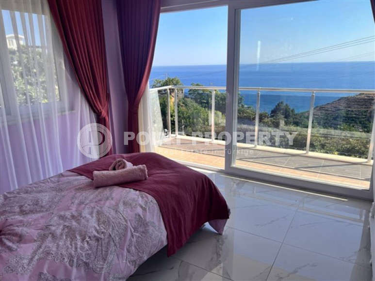 Роскошная, двухэтажная вилла 3+1, площадью 200 м2 с потрясающими видами на море, район Динек, Алания-id-2387-фото-15