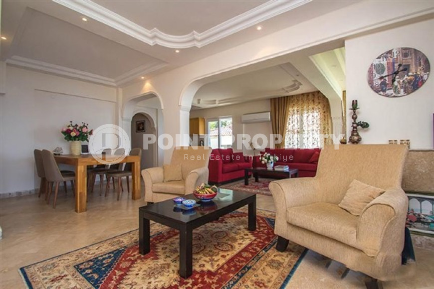 Four-room apartment, 115 m², in the heart of Alanya - Kale, with panoramic views of the Mediterranean Sea-id-2394-photo-3