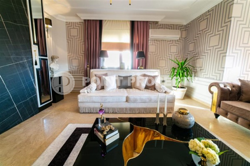 Luxurious apartment 2+1 125m2 with new appliances and renovation 550m to the Mediterranean Sea-id-2400-photo-3