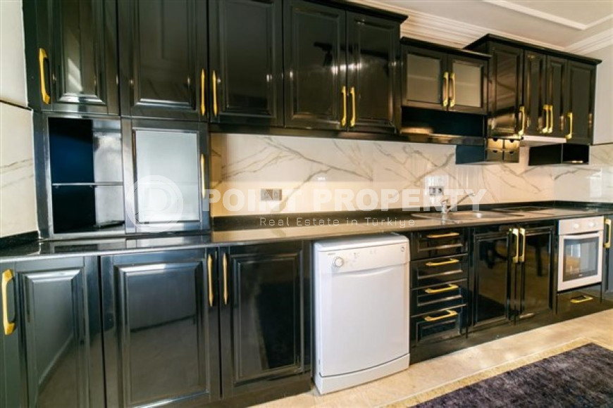 Luxurious apartment 2+1 125m2 with new appliances and renovation 550m to the Mediterranean Sea-id-2400-photo-8