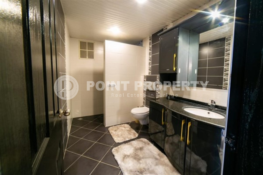 Luxurious apartment 2+1 125m2 with new appliances and renovation 550m to the Mediterranean Sea-id-2400-photo-16