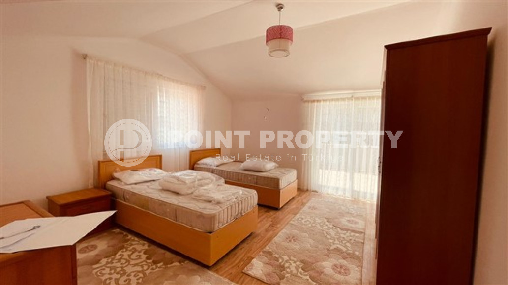 Апартаменты 3+1, общей площадью 182 м2,  в 600 м от моря в районе Тосмур, Алания-id-2401-фото-3