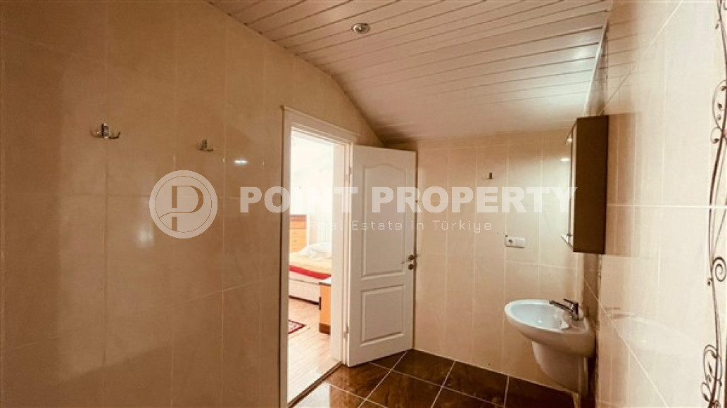 Апартаменты 3+1, общей площадью 182 м2,  в 600 м от моря в районе Тосмур, Алания-id-2401-фото-4