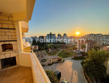 Large three-room apartment with separate kitchen, 120 m², 600 m to the sea in Mahmutlar, Alanya-id-2402-photo-1